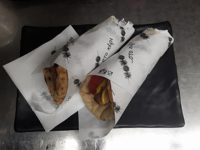 ΠΙΤΑ ΔΙΠΛΟ ΚΑΛΑΜΑΚΙ ΚΟΤΟΠΟΥΛΟ