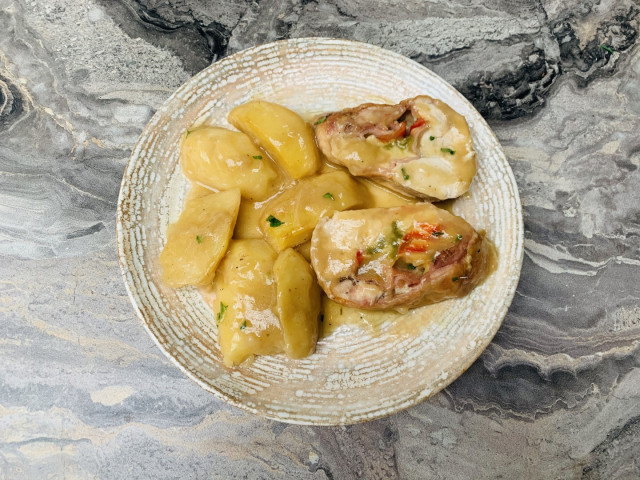 Ρολό κοτόπουλου γεμιστο